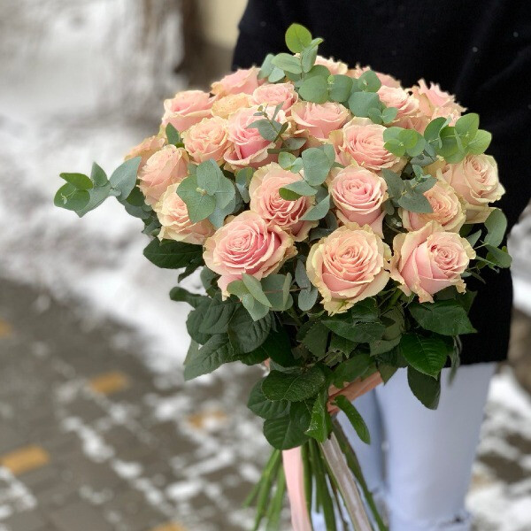  Букет з 25 рожевих троянд з Еквадору.