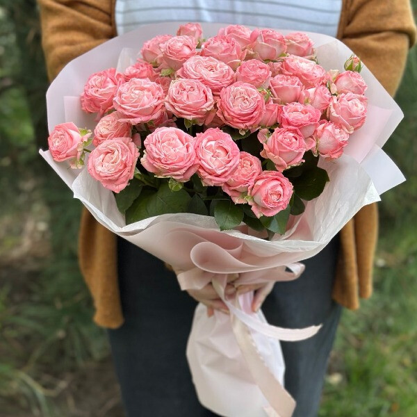 Букет з 9 кущових троянд