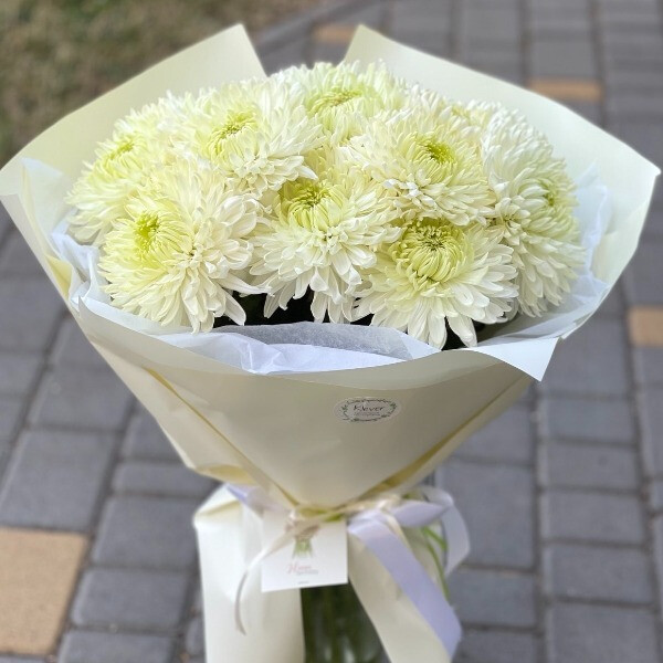 Букет з 11 хризантем 