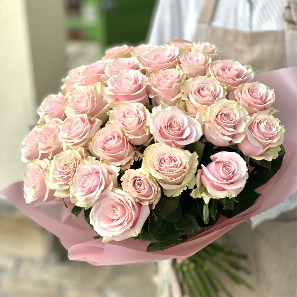 Букет 35 розовых роз из Эквадора
