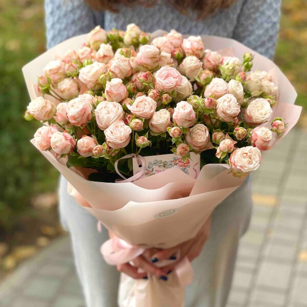 Букет із 15 кущових троянд