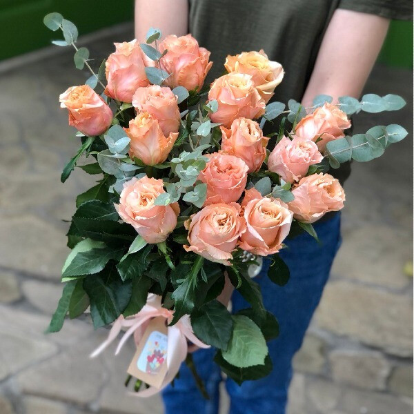 Букет из 15 персиковых роз